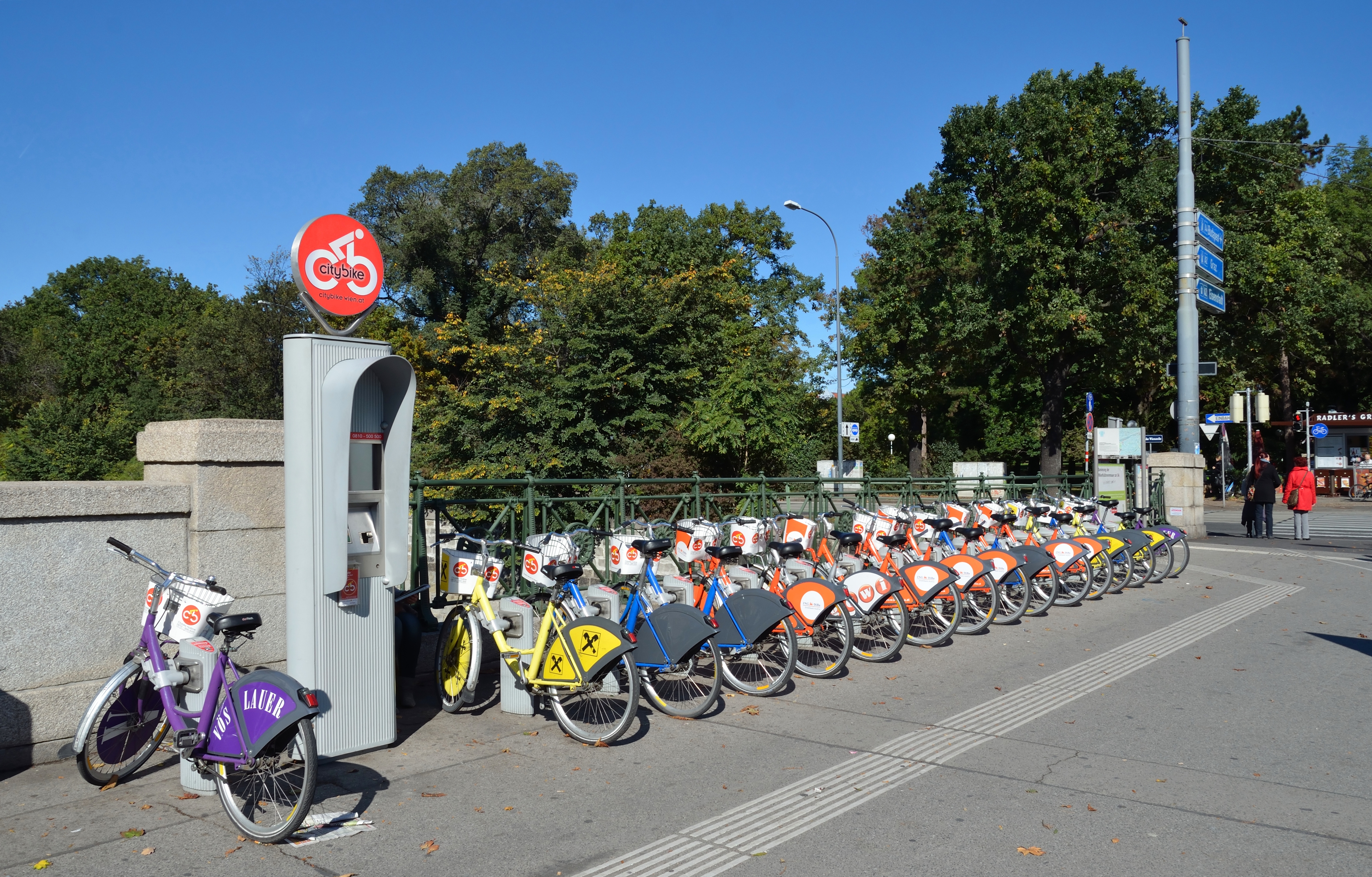 Citybike Vienna%2C Sch%C3%B6nbrunner Br%C3%BCcke